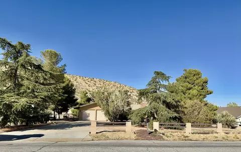 57884 Carlyle Dr, Yucca Valley, CA 92284