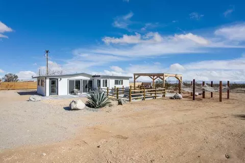 717 Lambert Ln, Landers, CA 92285 photo 5