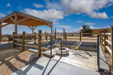 717 Lambert Ln, Landers, CA 92285
