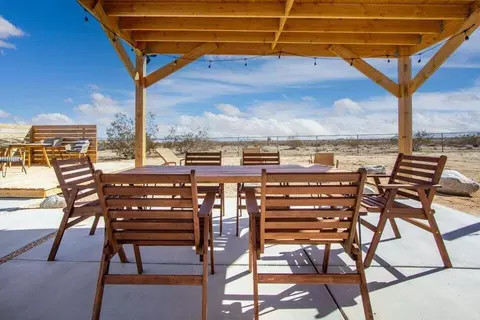 717 Lambert Ln, Landers, CA 92285 photo 3