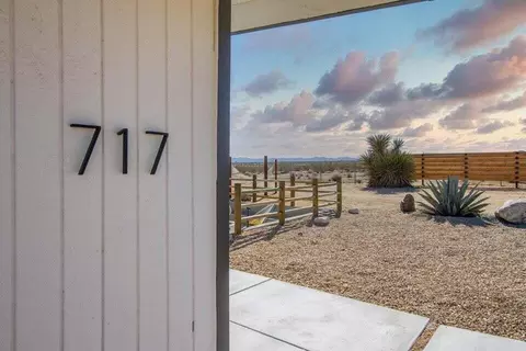 717 Lambert Ln, Landers, CA 92285 photo 4