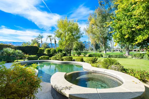47 Oakmont Dr, Rancho Mirage, CA 92270