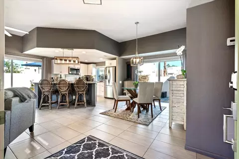 5972 Paradise Plz, Palm Springs, CA 92264