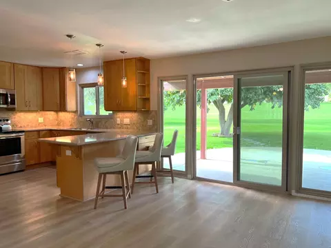 42475 Kansas St, Palm Desert, CA 92211