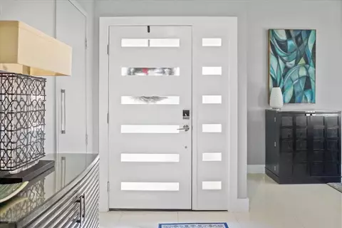 2687 N Whitewater Club Dr, Palm Springs, CA 92262