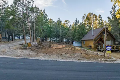 190 Cedar Ln, Sugarloaf, CA 92386 photo 10