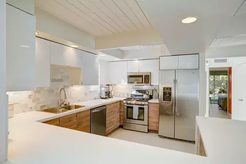 388 E Desert Willow Cir, Palm Springs, CA 92262