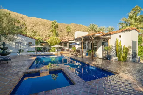324 W Overlook Rd, Palm Springs, CA 92264