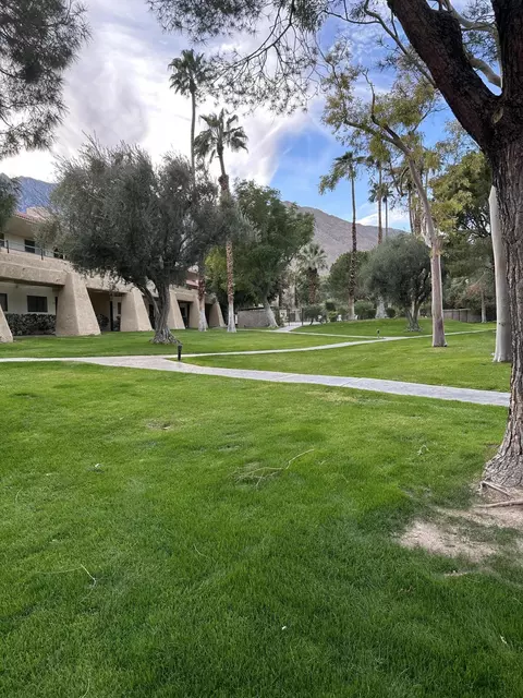 751 N Los Felices Cir W, Palm Springs, CA 92262