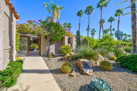 8 Vista Loma Dr, Rancho Mirage, CA 92270