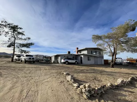 56992 Encantado Rd, Landers, CA 92285