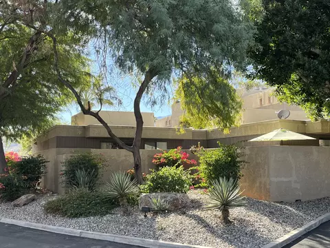 423 E Bradshaw Ln, Palm Springs, CA 92264