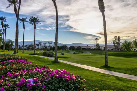 37463 Pineknoll Ave, Palm Desert, CA 92211