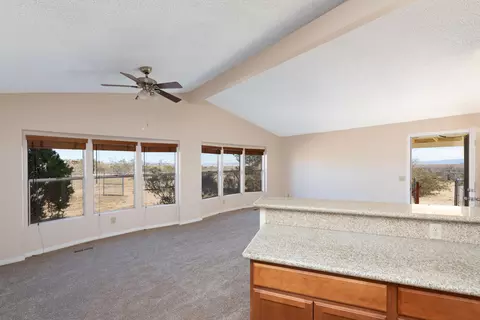 1121 Kickapoo Trl, Yucca Valley, CA 92284 photo 5