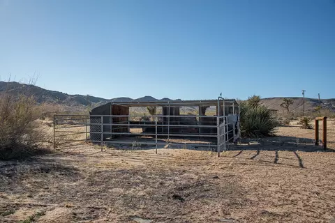 1121 Kickapoo Trl, Yucca Valley, CA 92284 photo 21