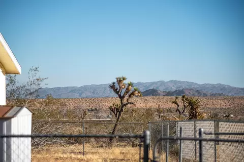 1121 Kickapoo Trl, Yucca Valley, CA 92284 photo 22