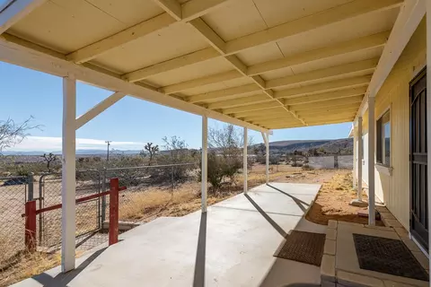 1121 Kickapoo Trl, Yucca Valley, CA 92284 photo 2