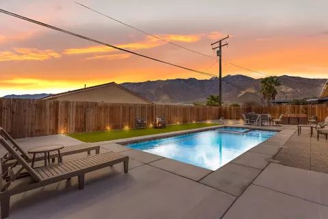 379 W Avenida Cerca, Palm Springs, CA 92262