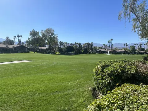 285 Wild Horse Dr, Palm Desert, CA 92211