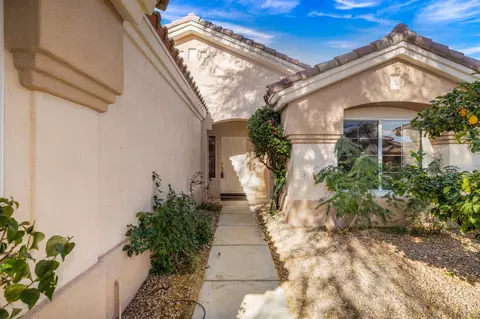 78252 Yucca Blossom Dr, Palm Desert, CA 92211