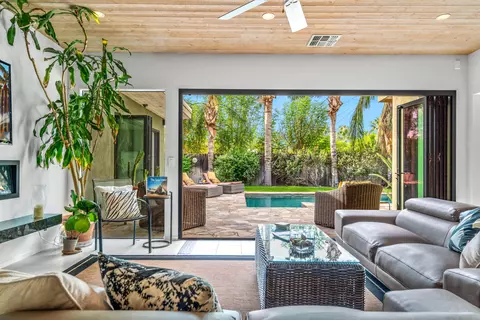 1695 E Buena Vista Dr, Palm Springs, CA 92262