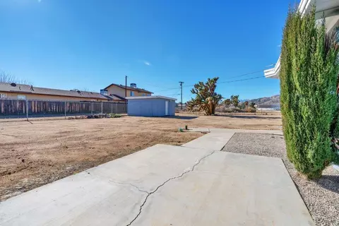 7400 Deer Trl, Yucca Valley, CA 92284 photo 13