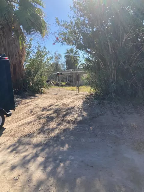 85 W 4th St, Niland, CA 92257
