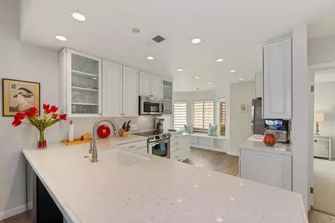 258 Vista Royale Cir E, Palm Desert, CA 92211