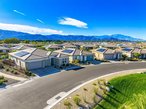 50385 Logan Creek Dr, Indio, CA 92201 photo 4