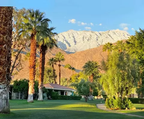 2225 Oakcrest Dr, Palm Springs, CA 92264