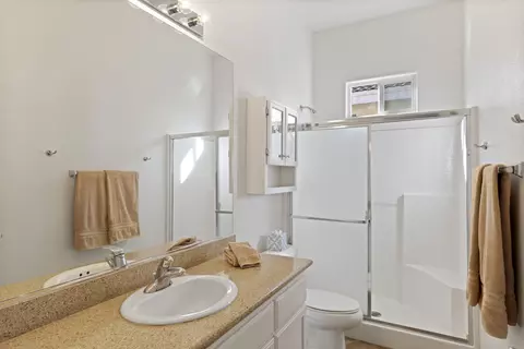 Bath - 82691 Hamilton Ct, Indio, CA 92201 photo 3 of 3