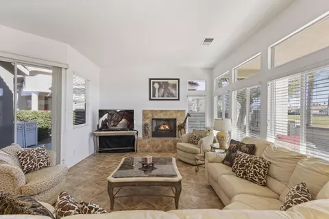 Living - 82691 Hamilton Ct, Indio, CA 92201 photo 2 of 3