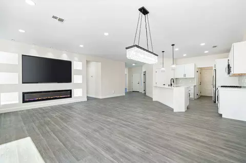 38633 Bent Palm Dr, Palm Desert, CA 92211