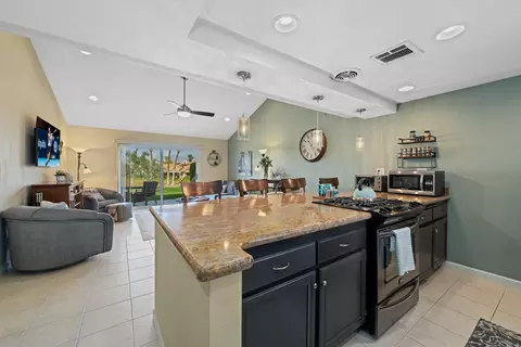 77258 Pauma Valley Way, Palm Desert, CA 92211