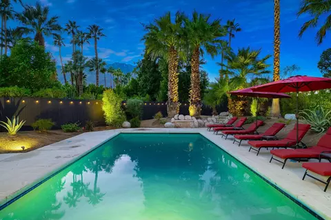 597 N Chiquita Cir, Palm Springs, CA 92262