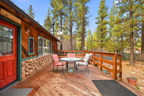 1073 Hemlock Ln, Big Bear City, CA 92314 photo 4