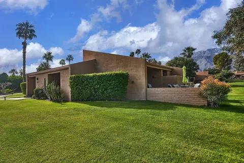 2557 N Whitewater Club Dr, Palm Springs, CA 92262