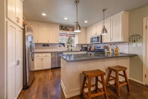 901 Mount Doble Dr, Big Bear City, CA 92314 photo 12