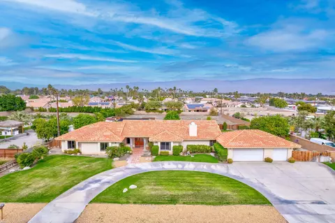 77800 Delaware Pl, Palm Desert, CA 92211
