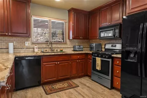 137 Shadowbrook Rd, Big Bear Lake, CA 92315 photo 9