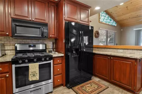 137 Shadowbrook Rd, Big Bear Lake, CA 92315 photo 10