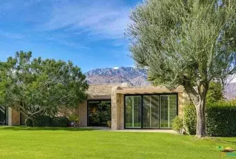 856 N Calle De Pinos, Palm Springs, CA 92262