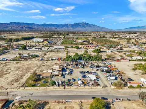 38475 Primrose Ln, Indio, CA 92203 photo 2