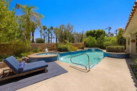 372 Links Dr, Palm Desert, CA 92211