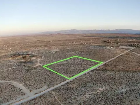 153 Sespe St, Landers, CA 92285 photo 8