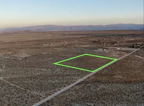 155 Bowman Trl, Landers, CA 92285 photo 2