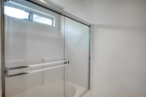 Bath - 30758 Robert Rd, Thousand Palms, CA 92276 photo 5 of 7