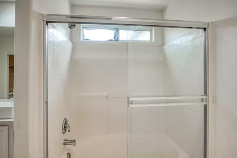 Bath - 30758 Robert Rd, Thousand Palms, CA 92276 photo 6 of 7