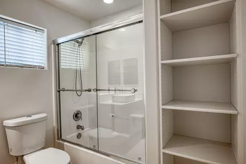 Bath - 30758 Robert Rd, Thousand Palms, CA 92276 photo 3 of 7