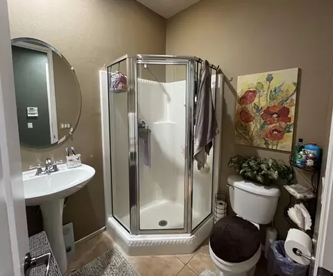 Bath - 81273 Avenida Gonzales, Indio, CA 92201 photo 2 of 2